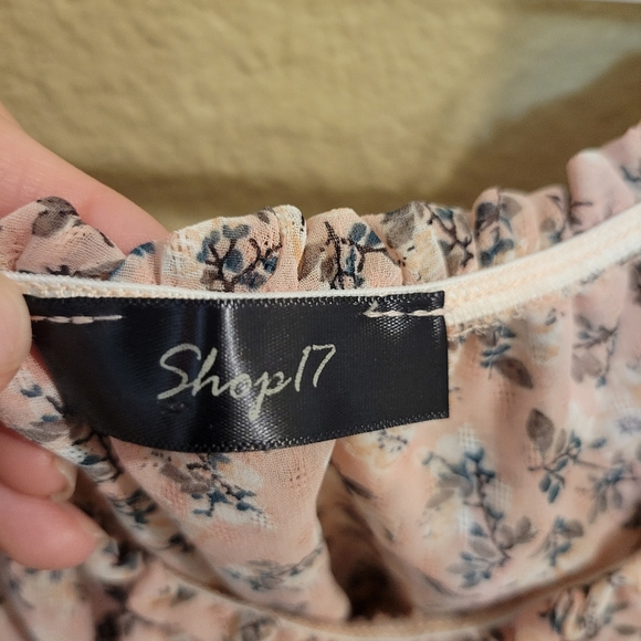 Shop 17 Floral off the shoulder ruffle long sleeve crop top blouse size Medium - Picture 6 of 6